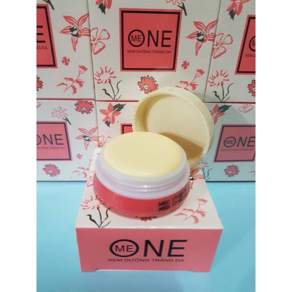 Kem One Me trắng da mờ thâm