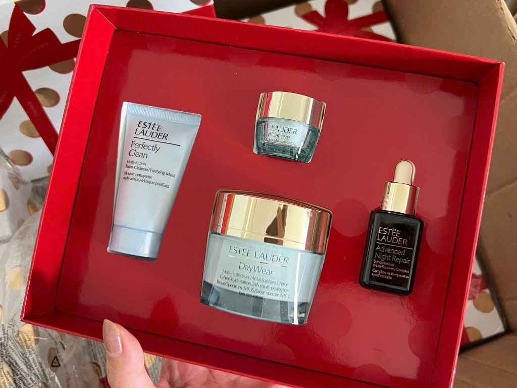 [ Gift Set] Estee Lauder 4 Piece Daywear Skincare Protect + Hydrate skincare Delights