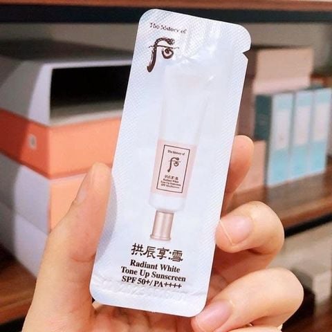 [Sample] kem chống nắng Whoo Radiant White Tone Up Sunscreen 1ml x 10pcs