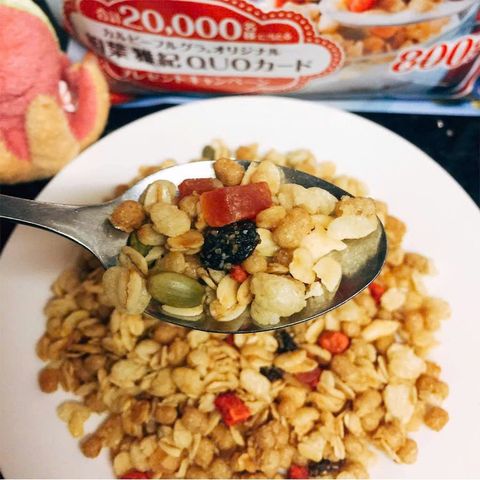 Ngũ Cốc Calbee Nhật Bản 750g - Ngũ cốc dinh dưỡng cao từ hạt trái cây sấy khô, bổ sung vitamin và chất xơ cho cả gia đình