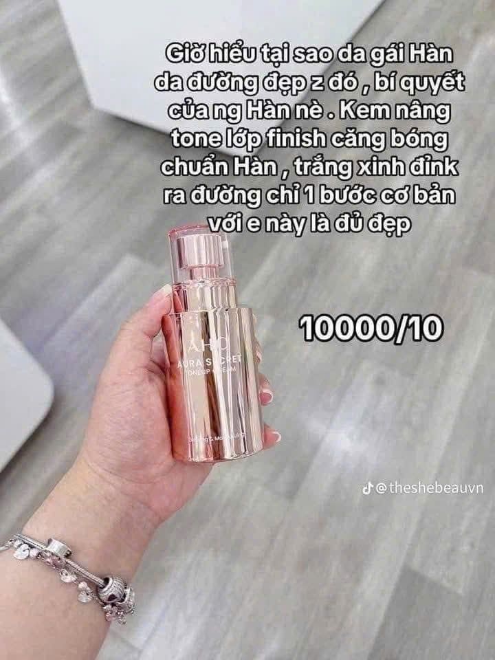 Kem Dưỡng Hỗ Trợ Nâng Tone Da AHC Aura Secret Tone Up Cream SPF 30 50ml