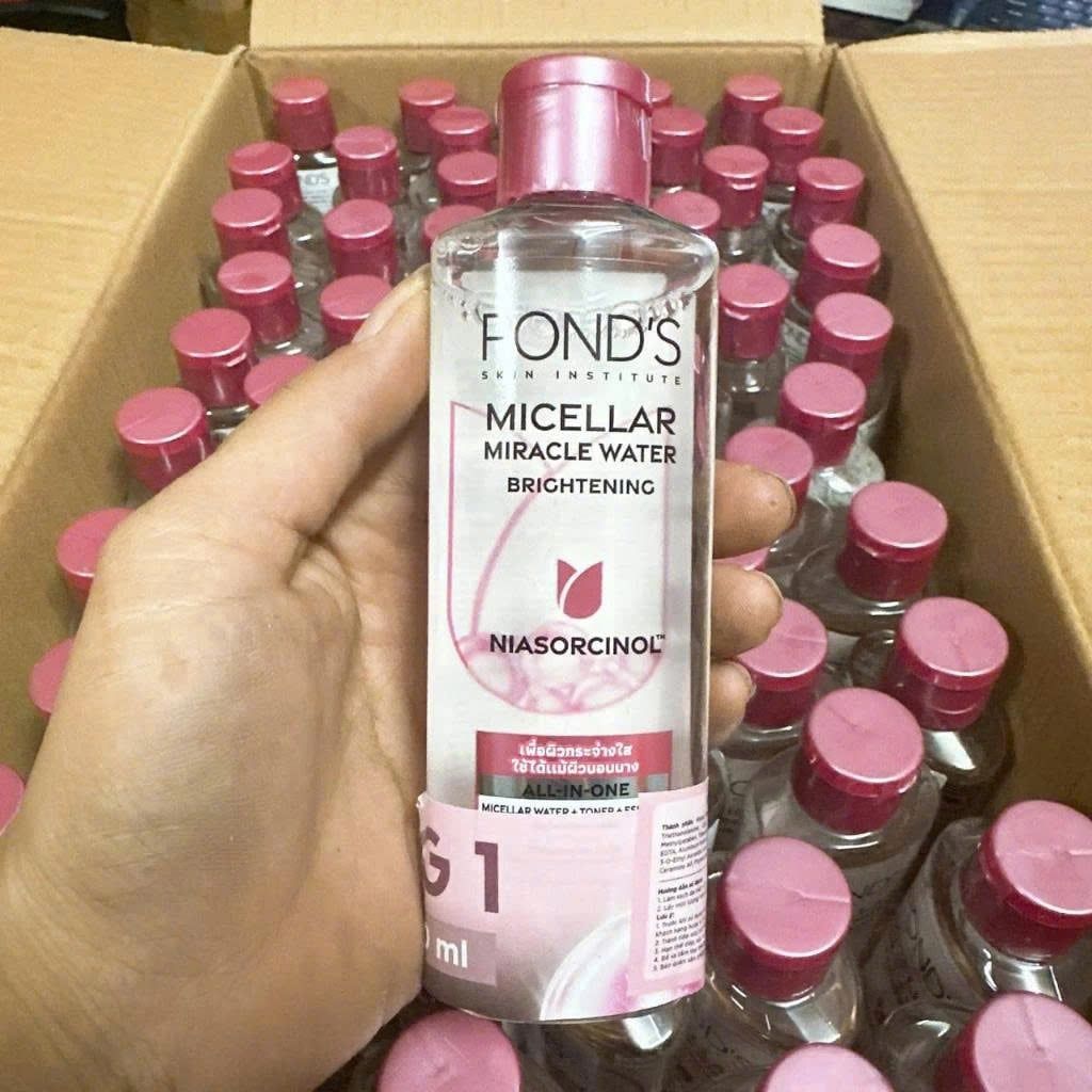 Nước tẩy trang All In One Pond's sạch sâu, dưỡng sáng, thu nhỏ lỗ chân lông 100ml