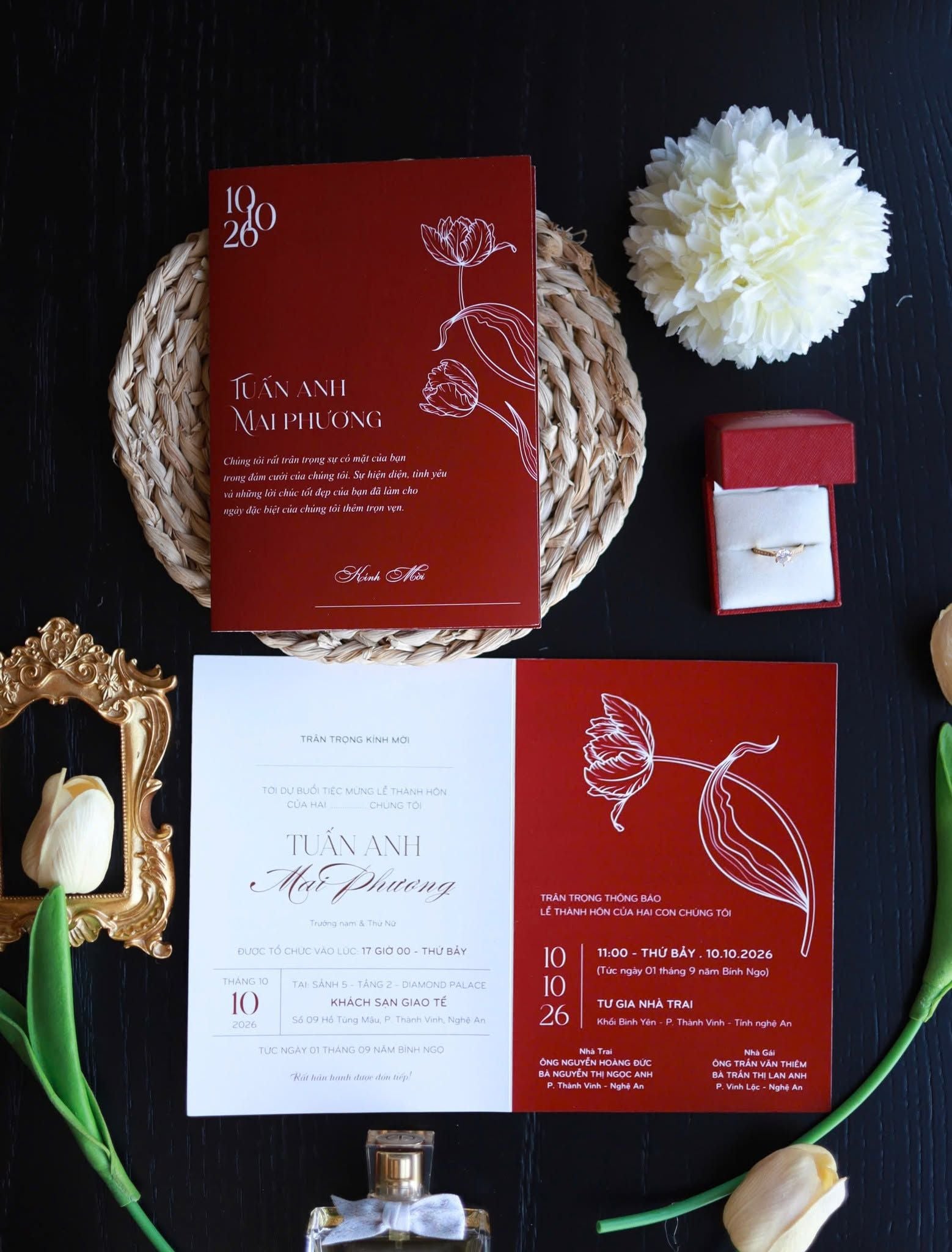 Bộ thiệp cưới sang trọng màu đỏ phong cách minimalism tối giản họa tiết hoa tulip thiep.vn