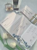  Thiệp Cưới "Diên Vỹ Giao Thoa" - Vẻ Đẹp Quý Phái & Nghệ Thuật Màu Nước 