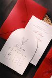  Thiệp Cưới Calendar Red - Dấu Ấn Ngày Chung Đôi 