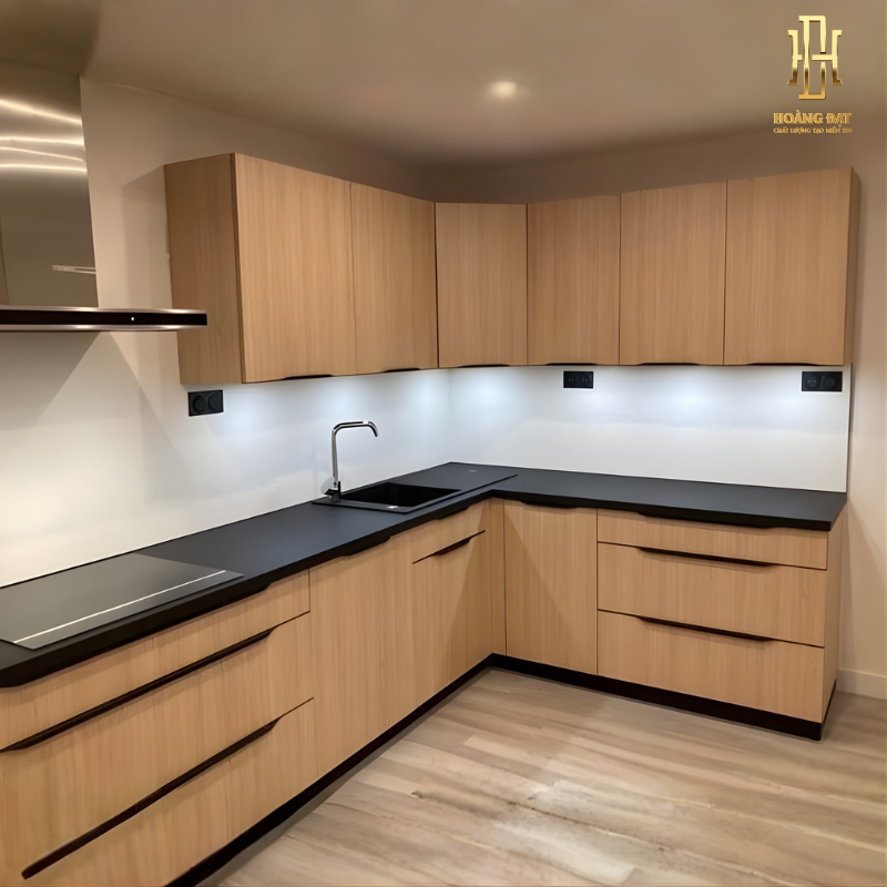 Tủ bếp hiện đại gỗ công nghiệp Hoàng Đạt - TBG021