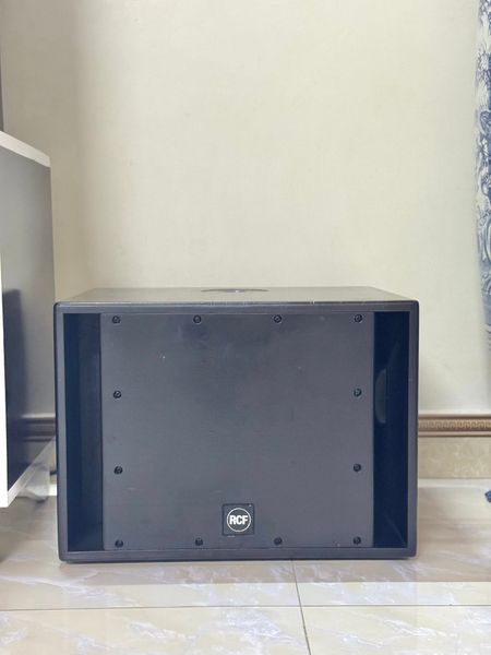 RCF C4112 – Trung Tâm Của Combo Karaoke Chuyên Nghiệp, Mạnh Mẽ & Sắc Nét