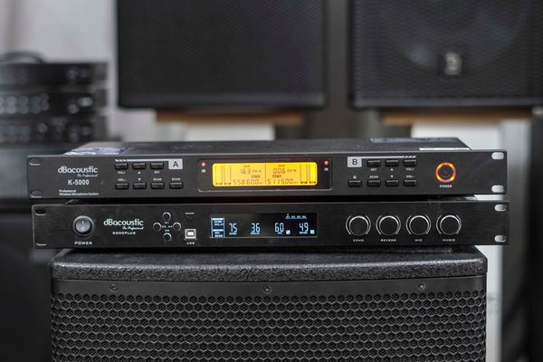 Dàn Karaoke DBacoustic S15A-10F – Chất Âm Đỉnh Cao, Hiệu Suất Ấn Tượng Cho Gia Đình