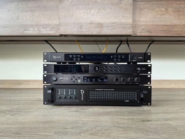 Dàn karaoke gia đình mà như phòng trà