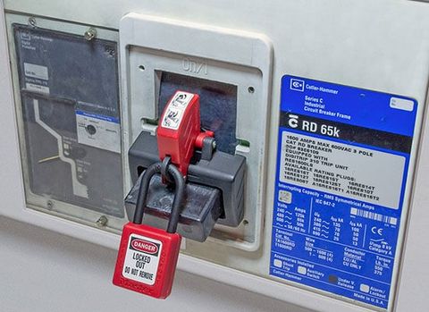  LOTO Lockout-Tagout Khóa Ngắt Mạch MCCB Master Lock S3821 – S3822 – S3823 