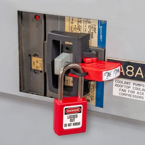  Kẹp nhựa dùng kẹp thiết bị điện hiệu Master Lock S3823 kích thước: 3.4 x 4.04 x 1.9 inches, chất liệu: Plastic. 