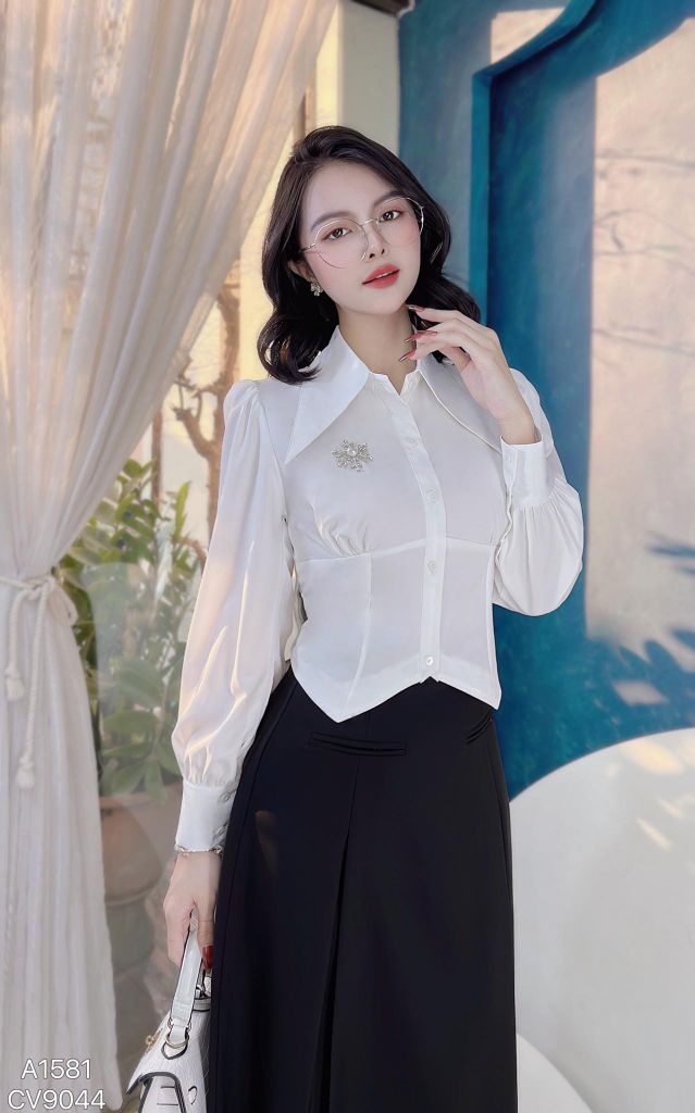 Áo Crop Cổ Nhọn A9001.1581