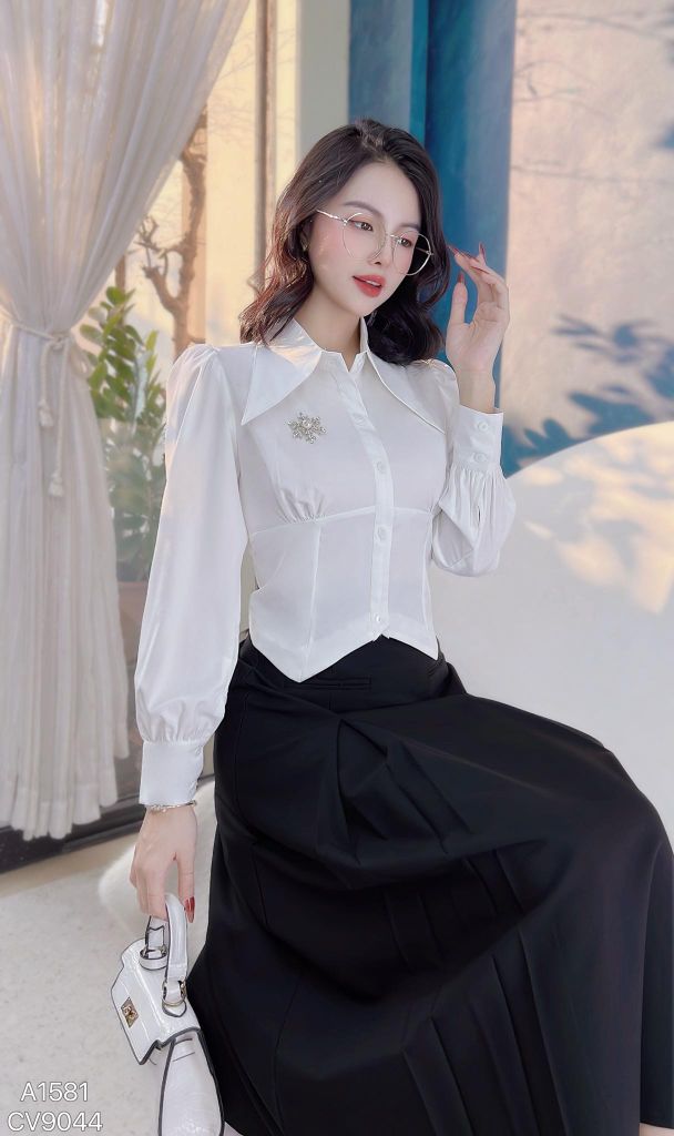 Áo Crop Cổ Nhọn A9001.1581