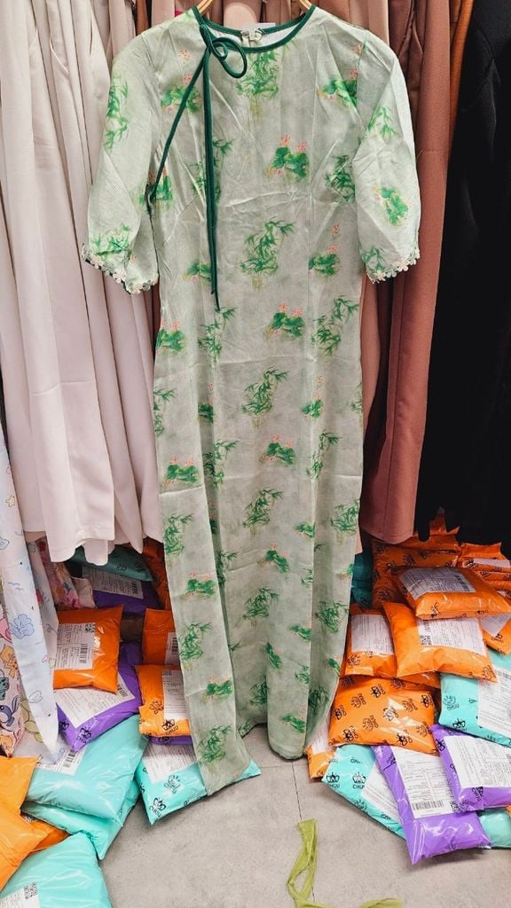 Áo Dài Ren 5 Cánh Vân Gấm AD1418 (áo lẻ)