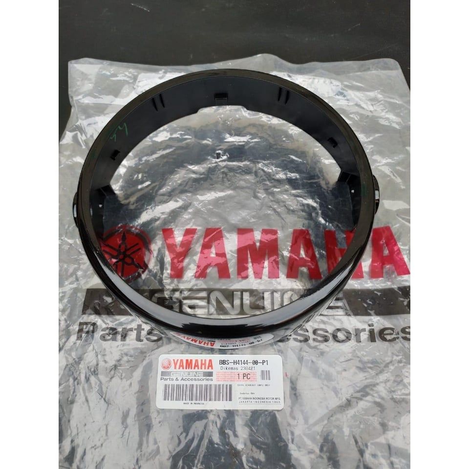  Vành đèn trước XSR155 