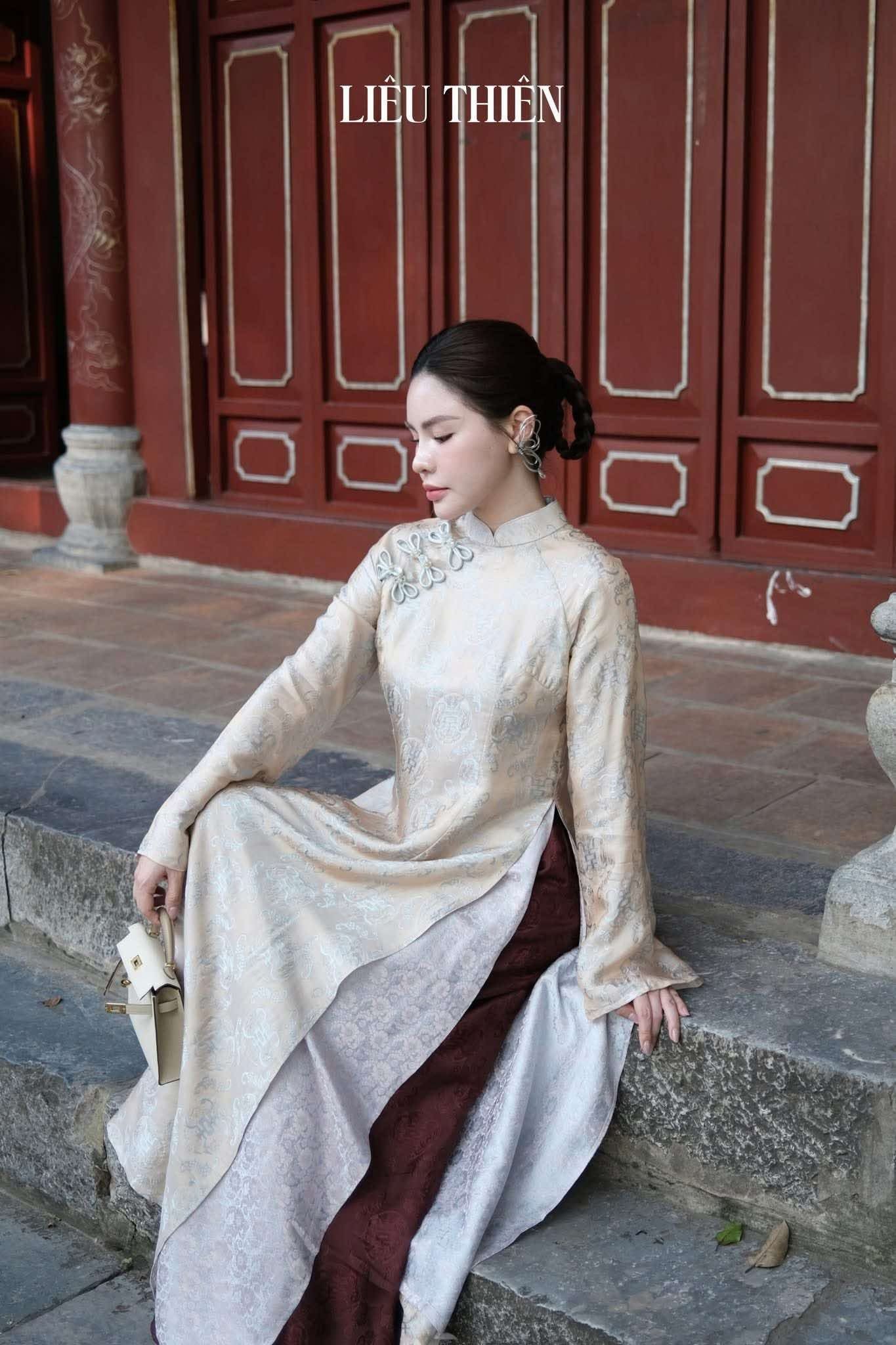  Áo dài Tường Vân 