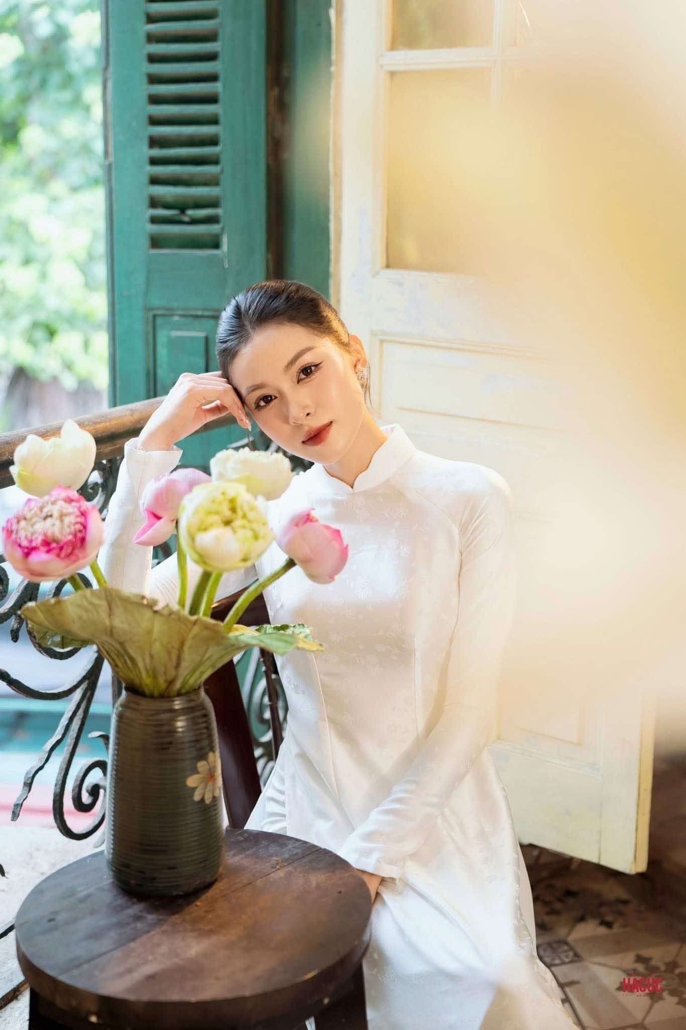  Áo dài truyền thống Hà Cúc trắng 