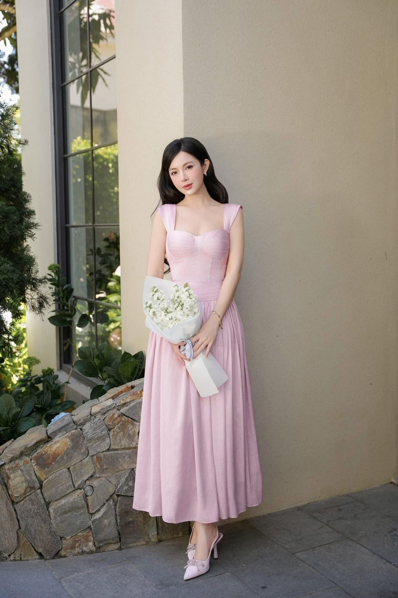  Váy hai dây chấm bi hồng 