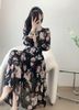  Váy đen dài tay hoạ tiết hoa 