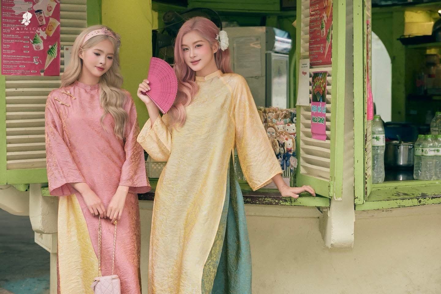  Áo dài vàng Mainichi 