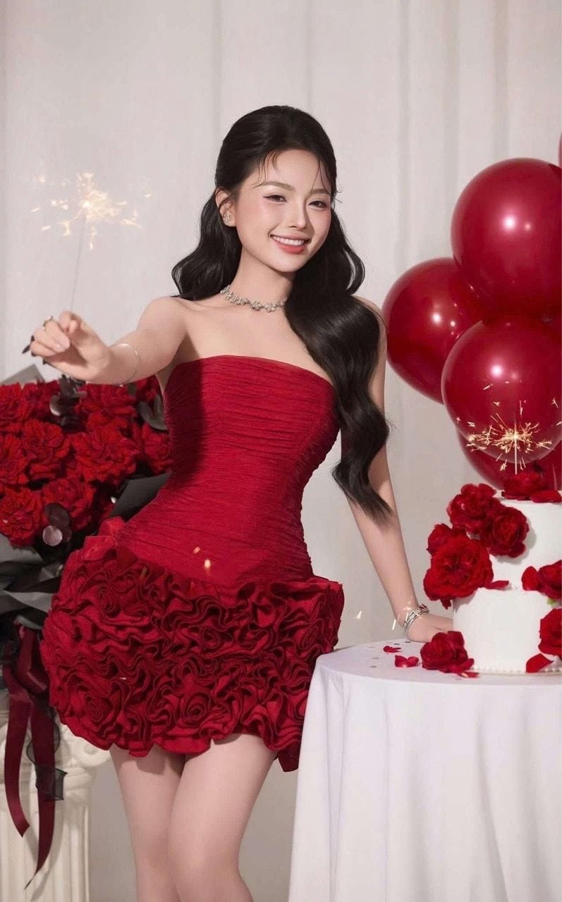  Đầm ngắn đỏ ByDi 