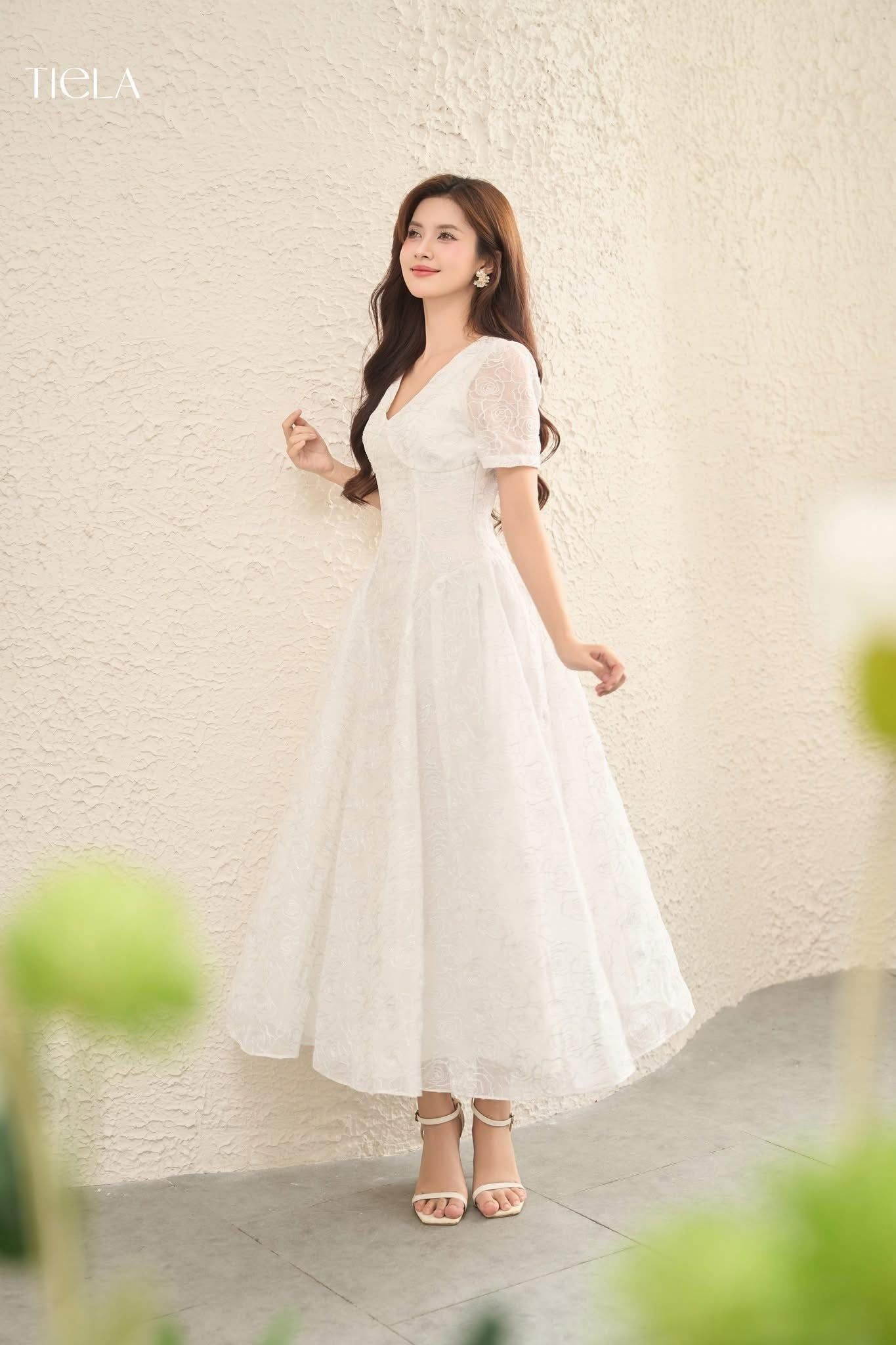  Váy trắng hoa Tiela 