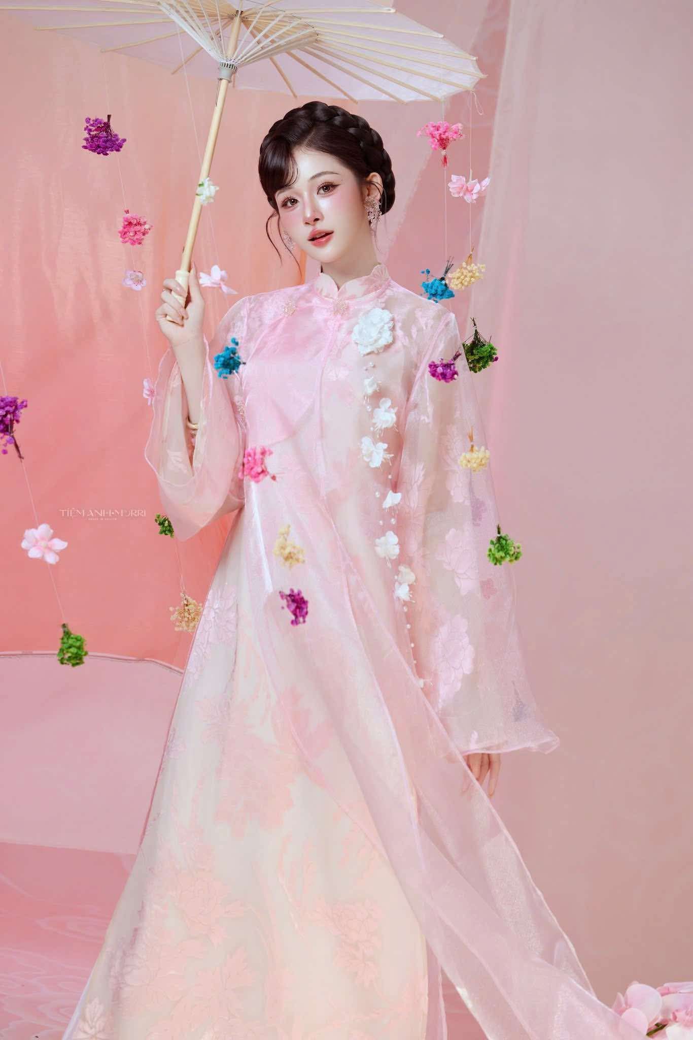  Áo dài Vũ Hoa Phấn 