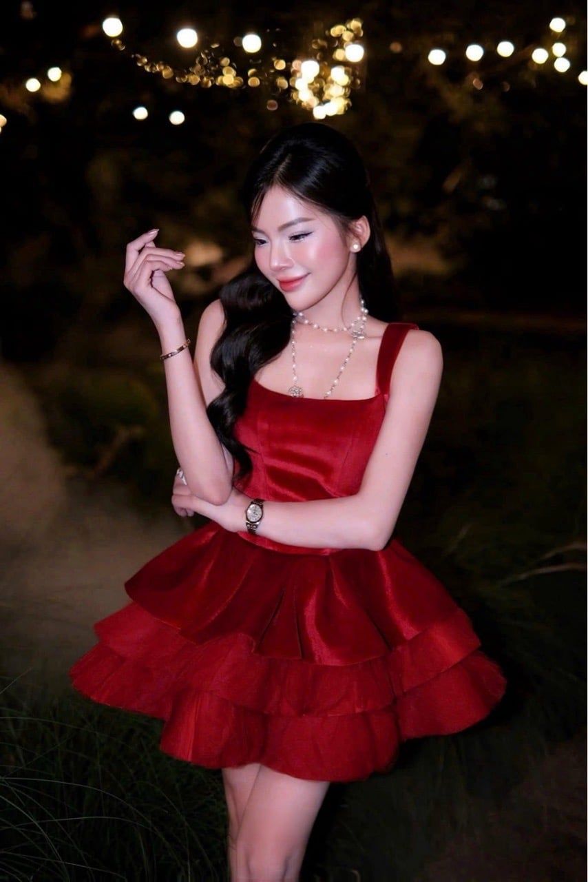  Váy ngắn Mael Feme đỏ nhung 