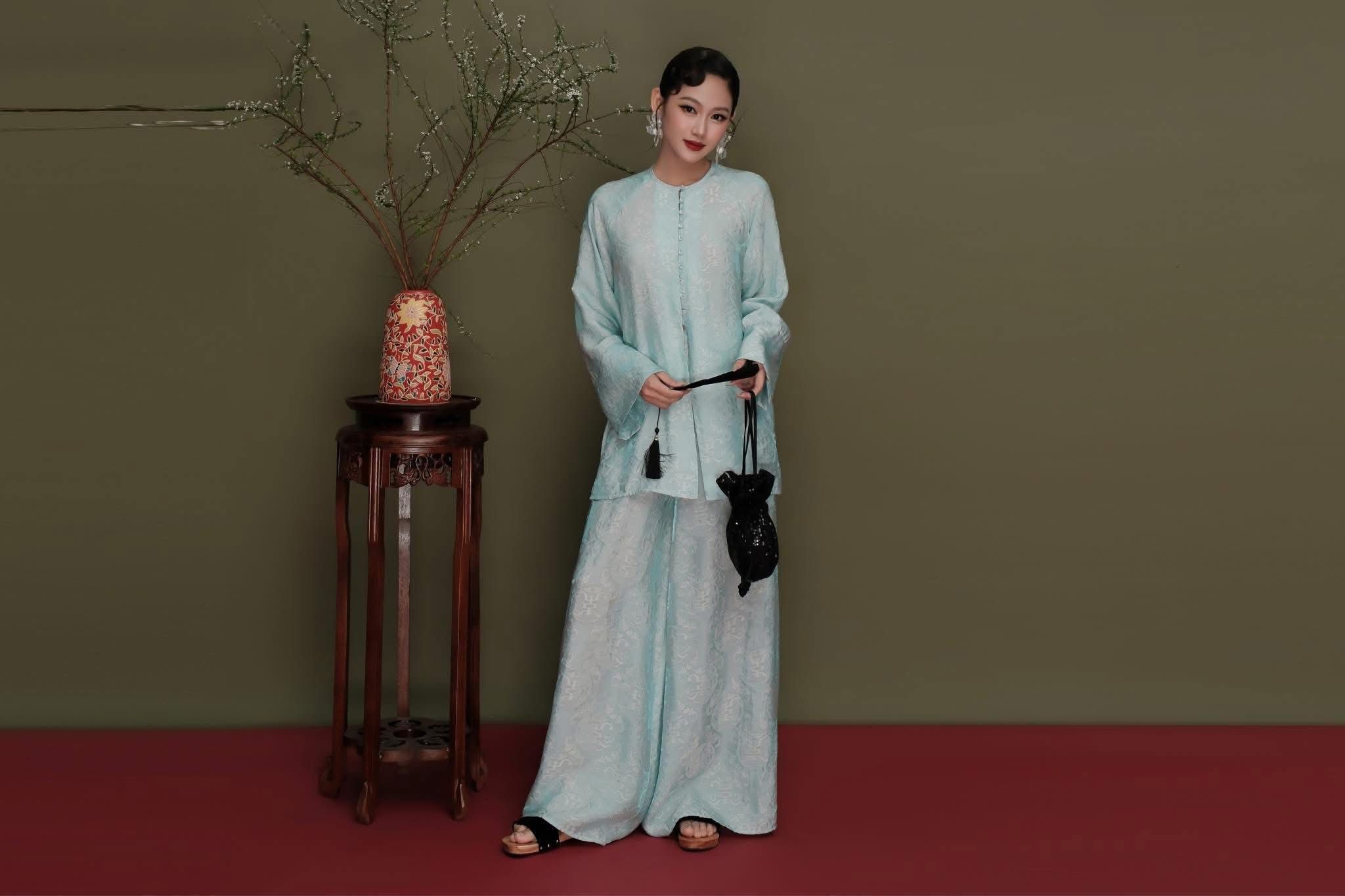  Pháp phục màu xanh ngọc chữ thọ 