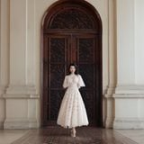  Paris Cape dress từ JENNIE CHOO 