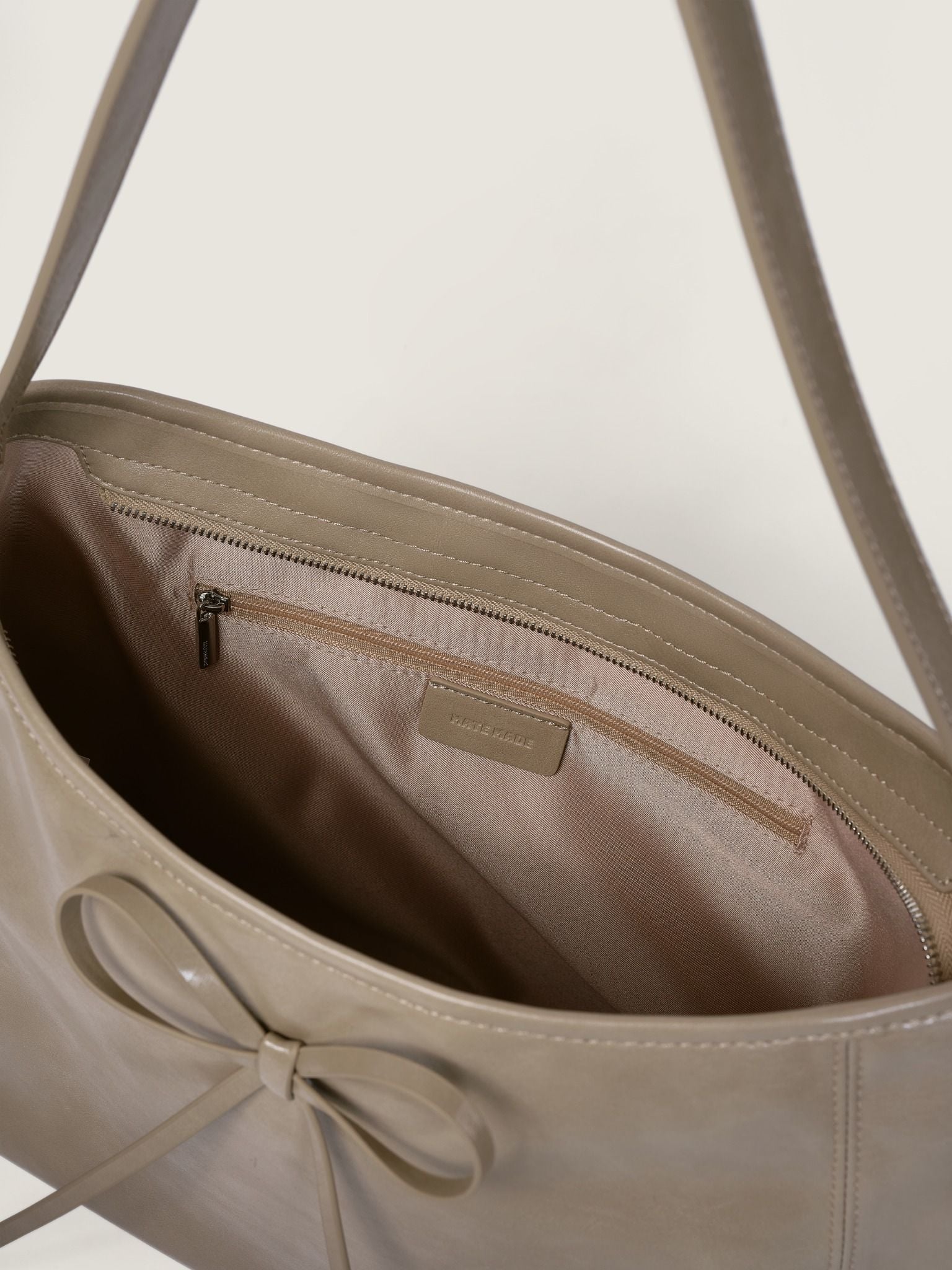  BTS - TOT Ribbon Tote Quai Đôi Sz 36 