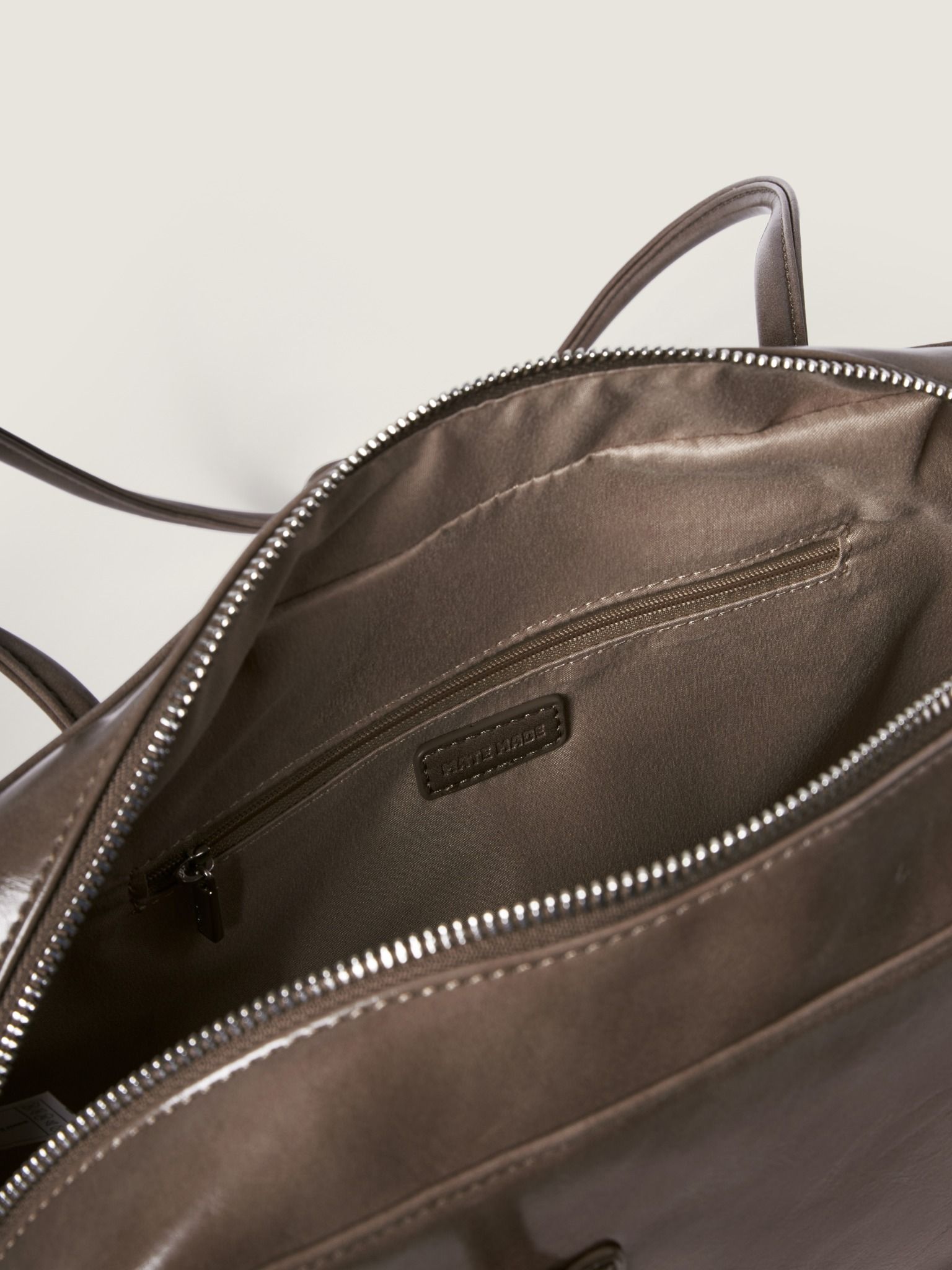  BTS - TOT BUDDY Tote Quai Tròn Sz 37 