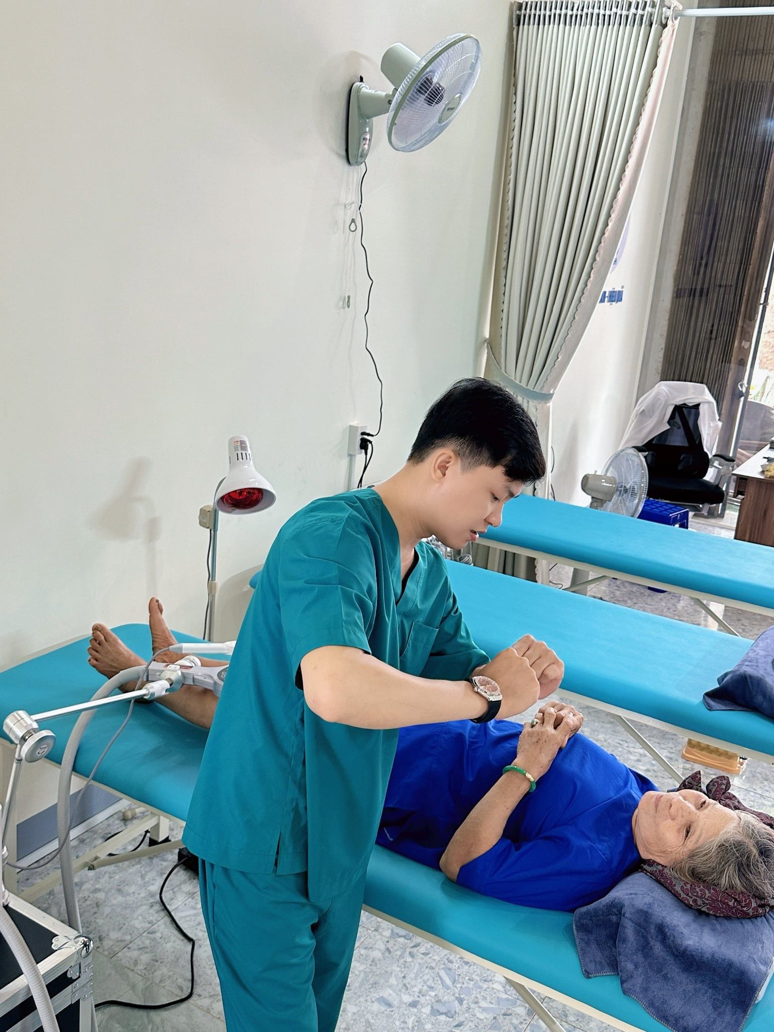  DỊCH VỤ TẬP PHỤC HỒI CHỨC NĂNG 