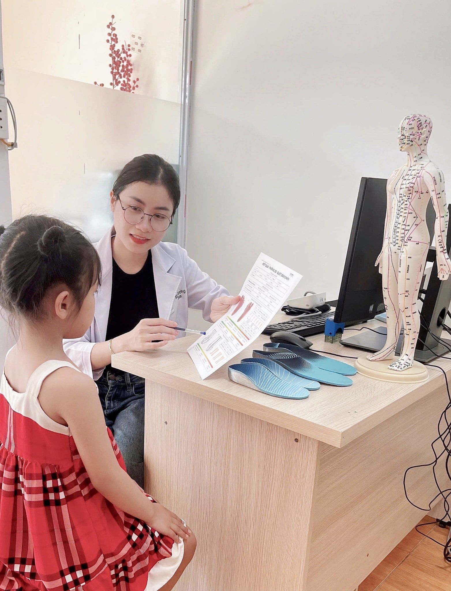  Tầm Soát Bàn Chân Bẹt Ở Trẻ Em 