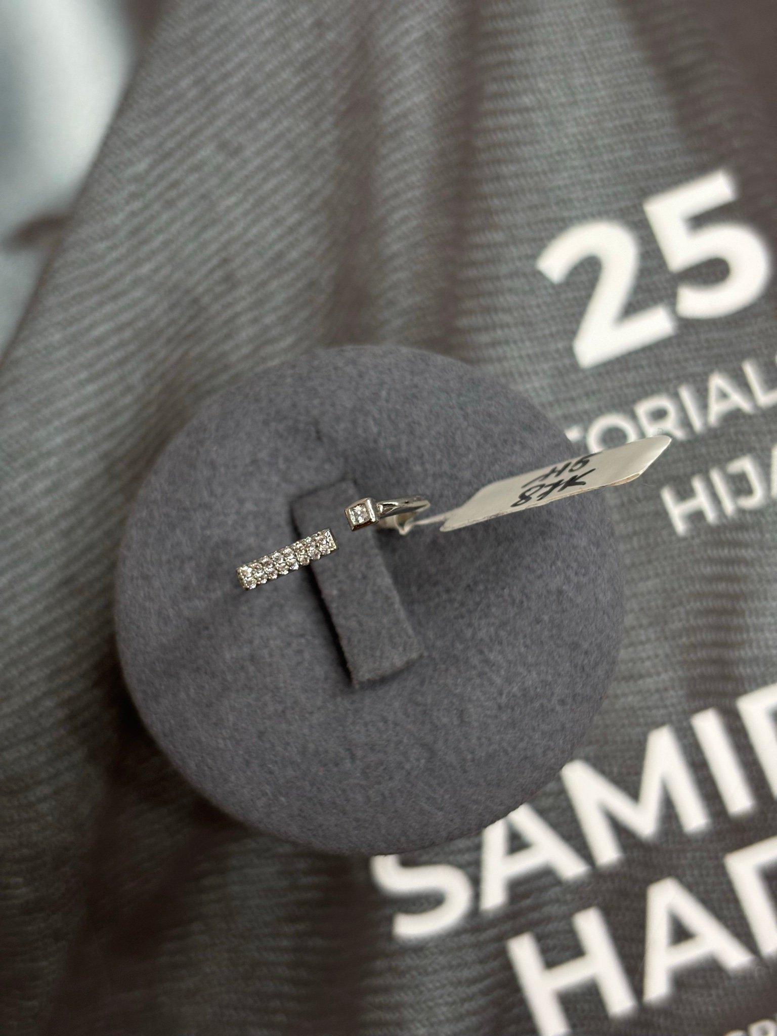  W227 - PKH - 007M35 - Bạc 