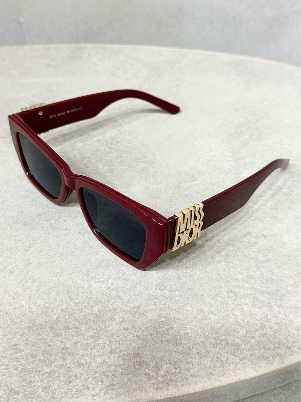  K24 - PK83 KÍNH ĐỎ 