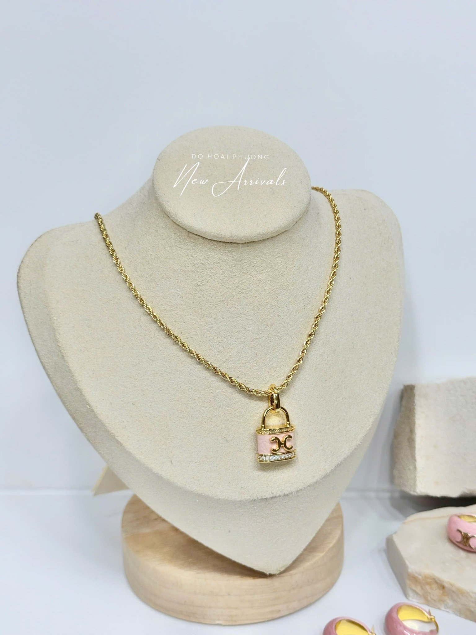  W281 - PKH - 0174ZF - Ổ KHOÁ 