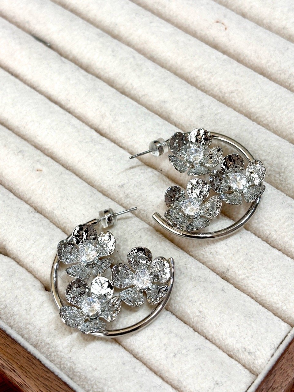  W265 - PKH - 05565D - HOA - BẠC 