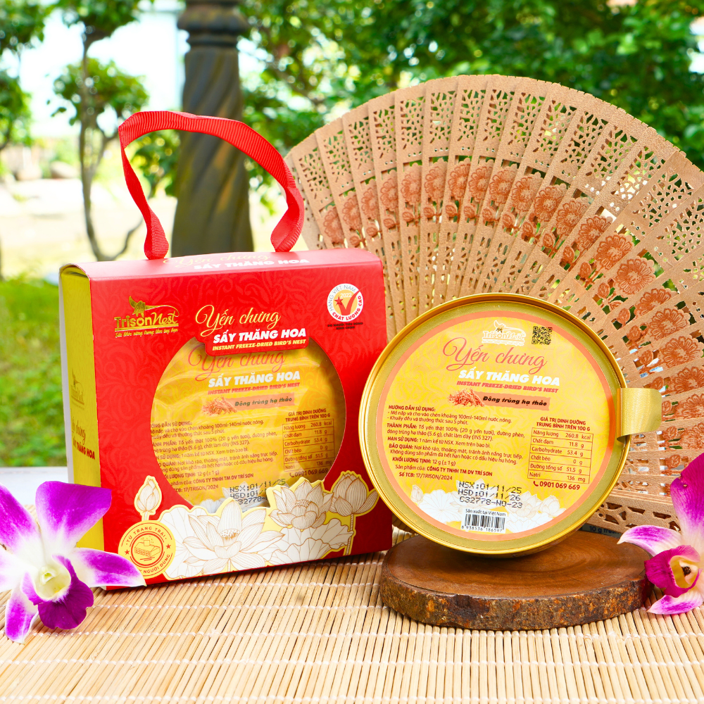  Yến chưng Sấy thăng hoa vị Đông trùng hạ thảo. 