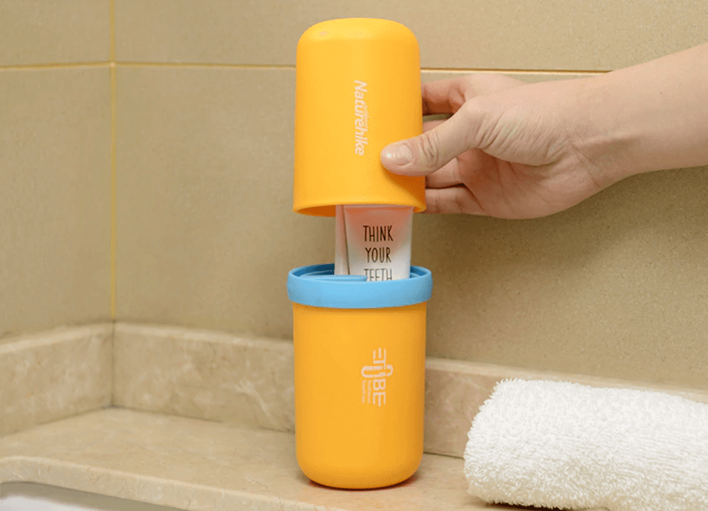 Hộp đựng bàn chải đánh răng kèm cốc NatureHike NH17X020-B