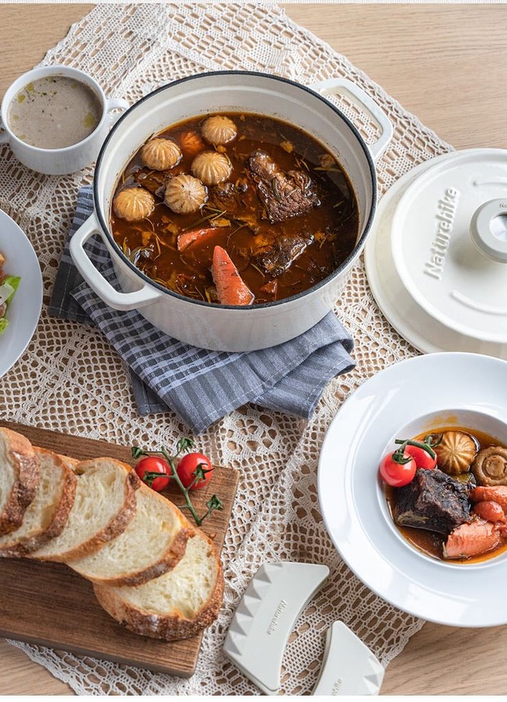Nồi gang tráng men Naturehike NH20CJ021 cho bữa ăn thêm tươm tất