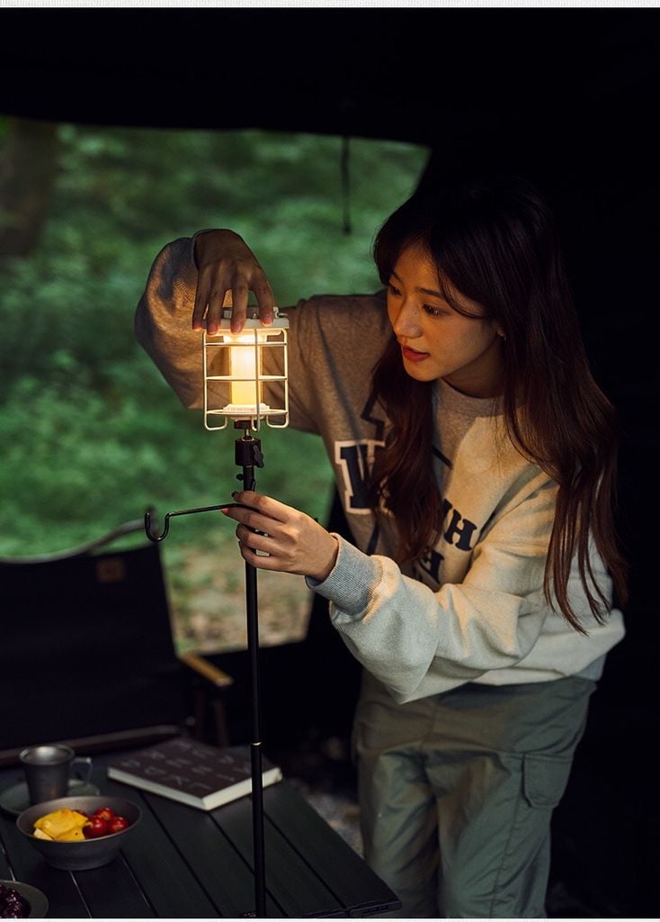 Đèn bão treo lều Glamping Naturehike CNH22DQ008