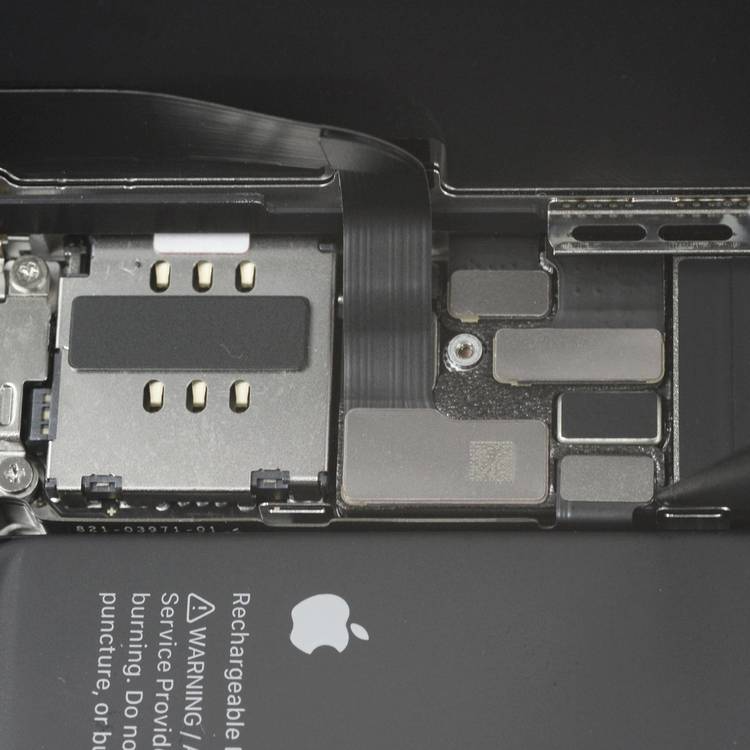  Ép cổ cáp màn hình iPhone 13 
