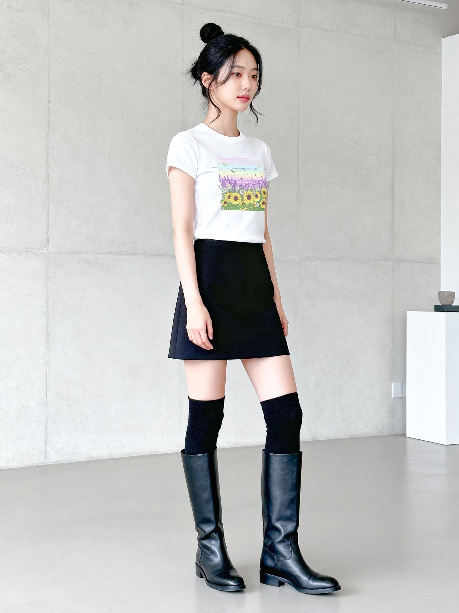 Áo thun hình in phom babytee - Sunset Garden Collection - Trắng