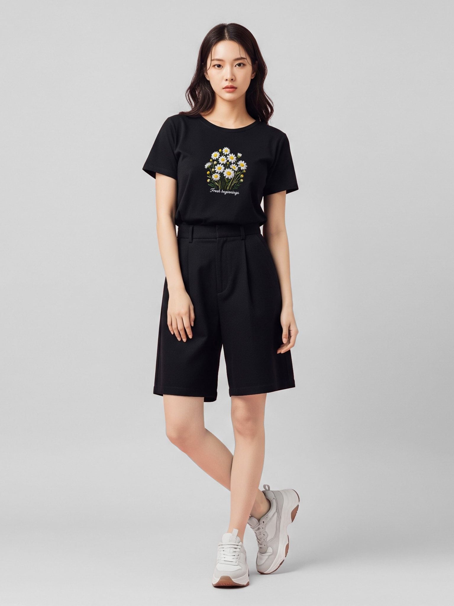 Áo thun hình in nữ - Floral Whispers T-shirt - Đen