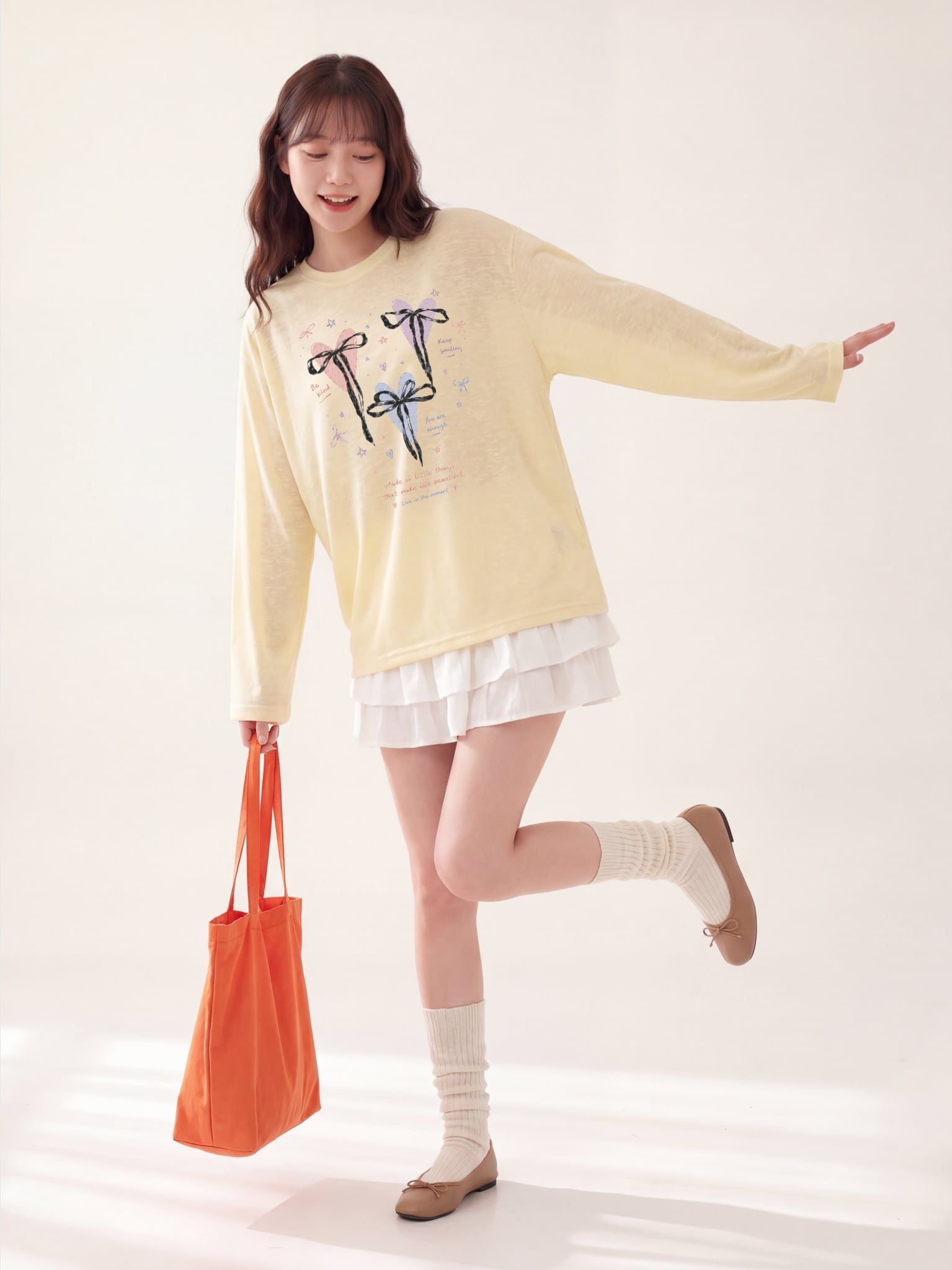 Áo Thun Nữ Tay Dài Slub Cotton Graphic Tee LIMEORANGE - Vàng nhạt