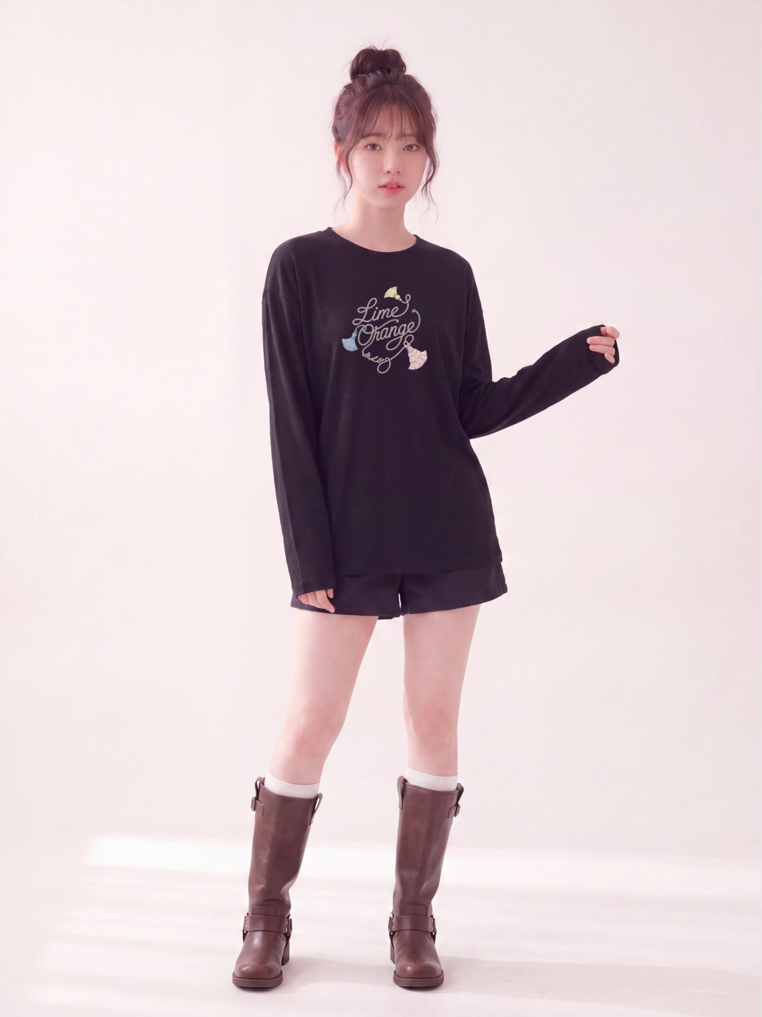 Áo Thun Nữ Tay Dài Slub Cotton Graphic Tee LIMEORANGE - Vàng Nhạt