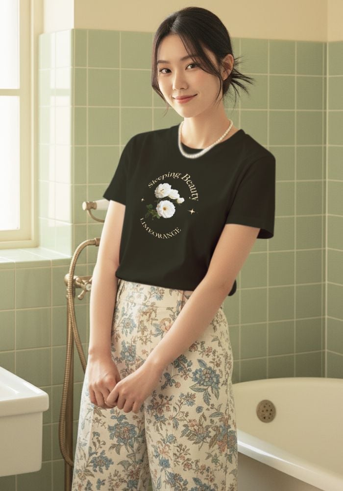 Áo thun hình in nữ - Vintage Post Dreams Collection - Đen