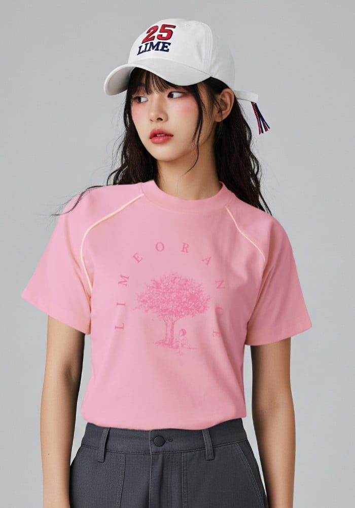 Áo thun hình in tay raglan - Signature Tee - Hồng