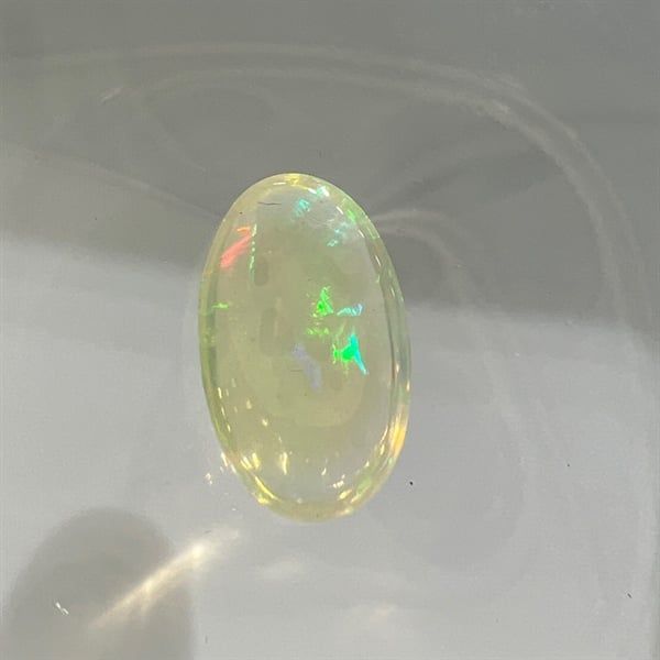  Đá Opal - Oval 7.6x12.4x4.4ly-2.4ct 